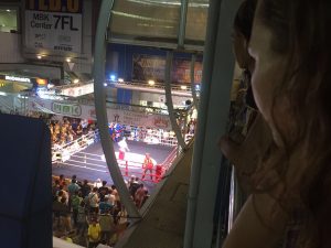 Thai Boxkampf vor dem Siam Center in Bangkok