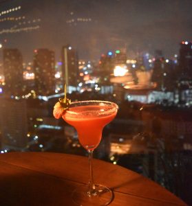 Above Eleven - Cocktails über Bangkok